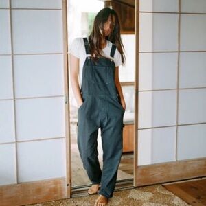 ISO ozma overalls xs!